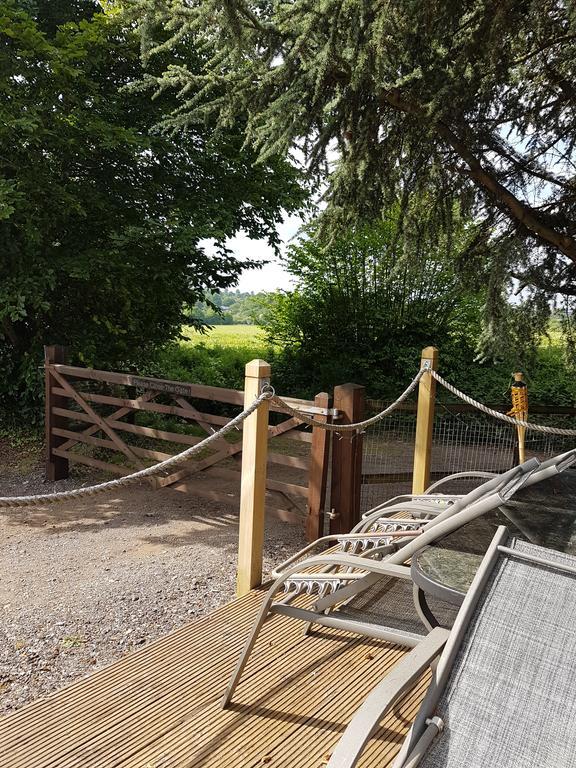 Latchmead Bed & Breakfast Stansted Mountfitchet Bagian luar foto