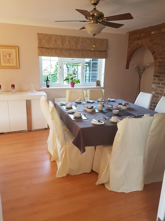 Latchmead Bed & Breakfast Stansted Mountfitchet Bagian luar foto