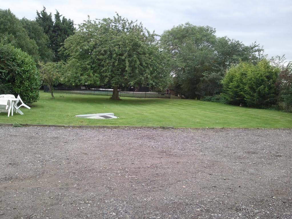 Latchmead Bed & Breakfast Stansted Mountfitchet Bagian luar foto